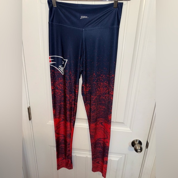 NFL Blue and Red Gradient Leggings with Team Pattern - Picture 3 of 10